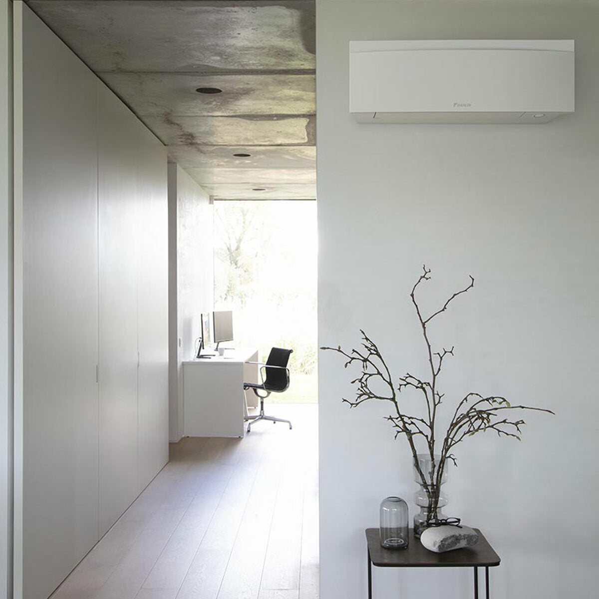 Climatiseur Daikin Emura 3 penta split 7000+7000+7000+7000+7000 BTU onduleur A+ wifi unité extérieure 7,8 kW Blanc