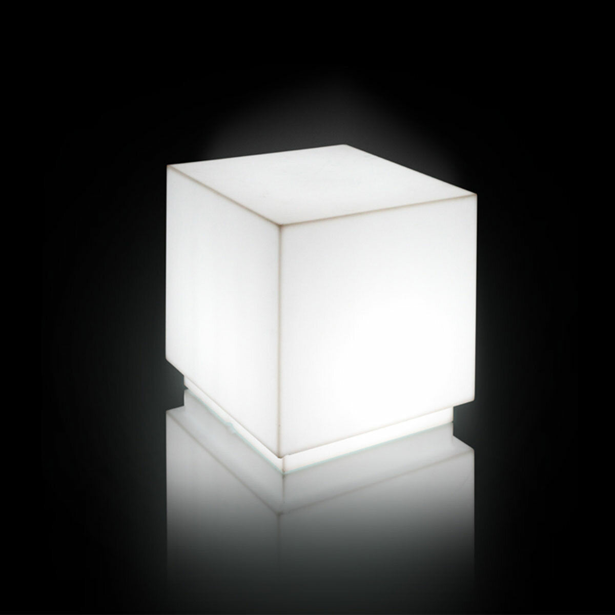 Cube lumineux de jardin Arkema Iris SL en résine LLDPE avec panneau photovoltaïque